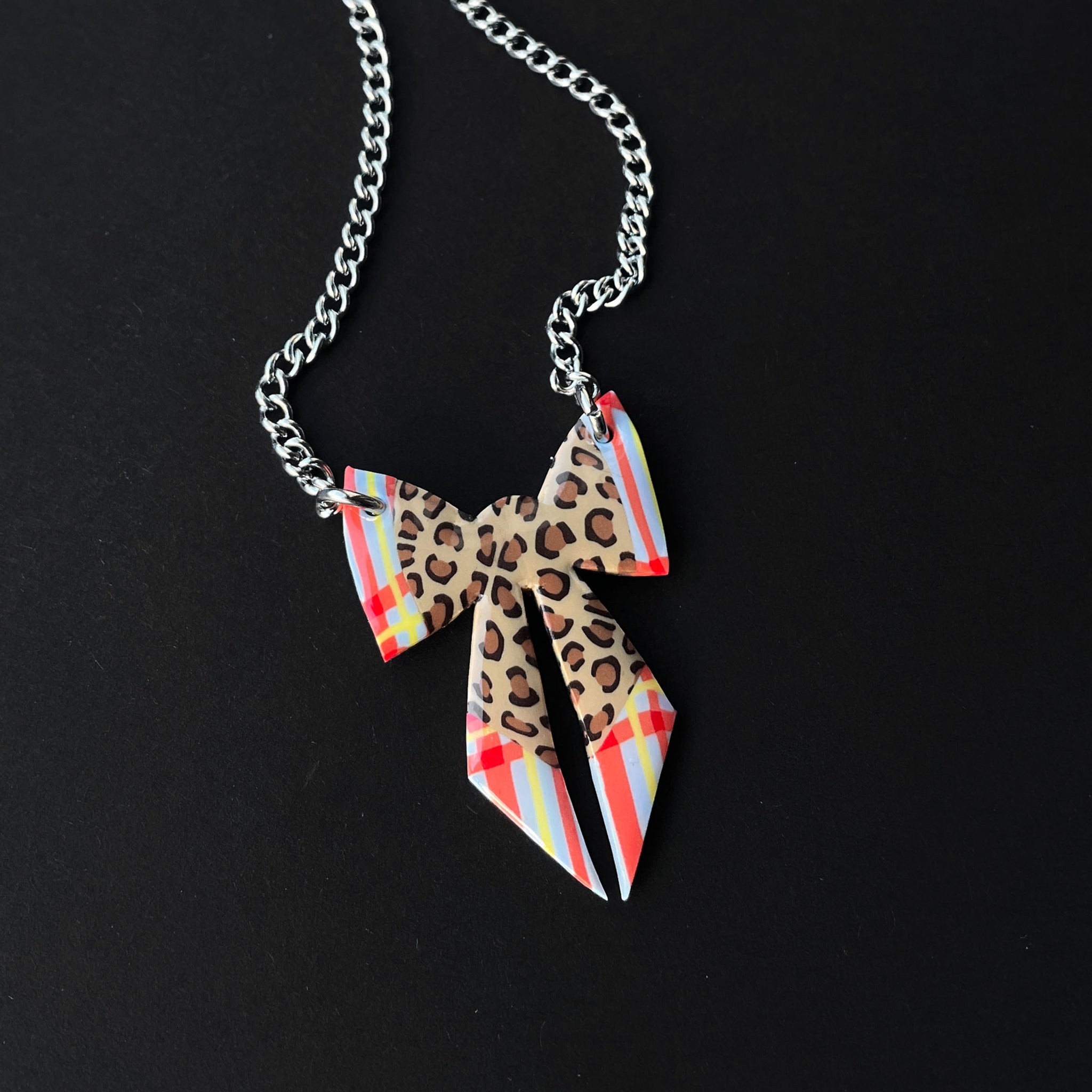 Bow Necklace