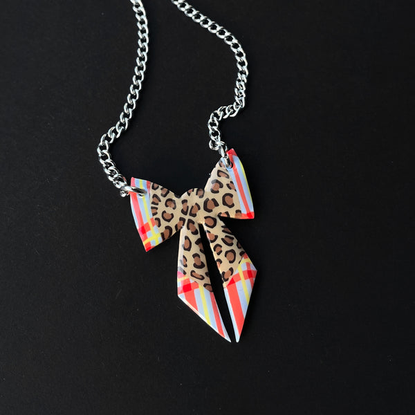 Bow Necklace