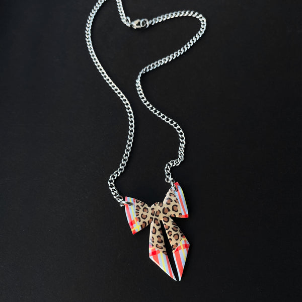 Bow Necklace