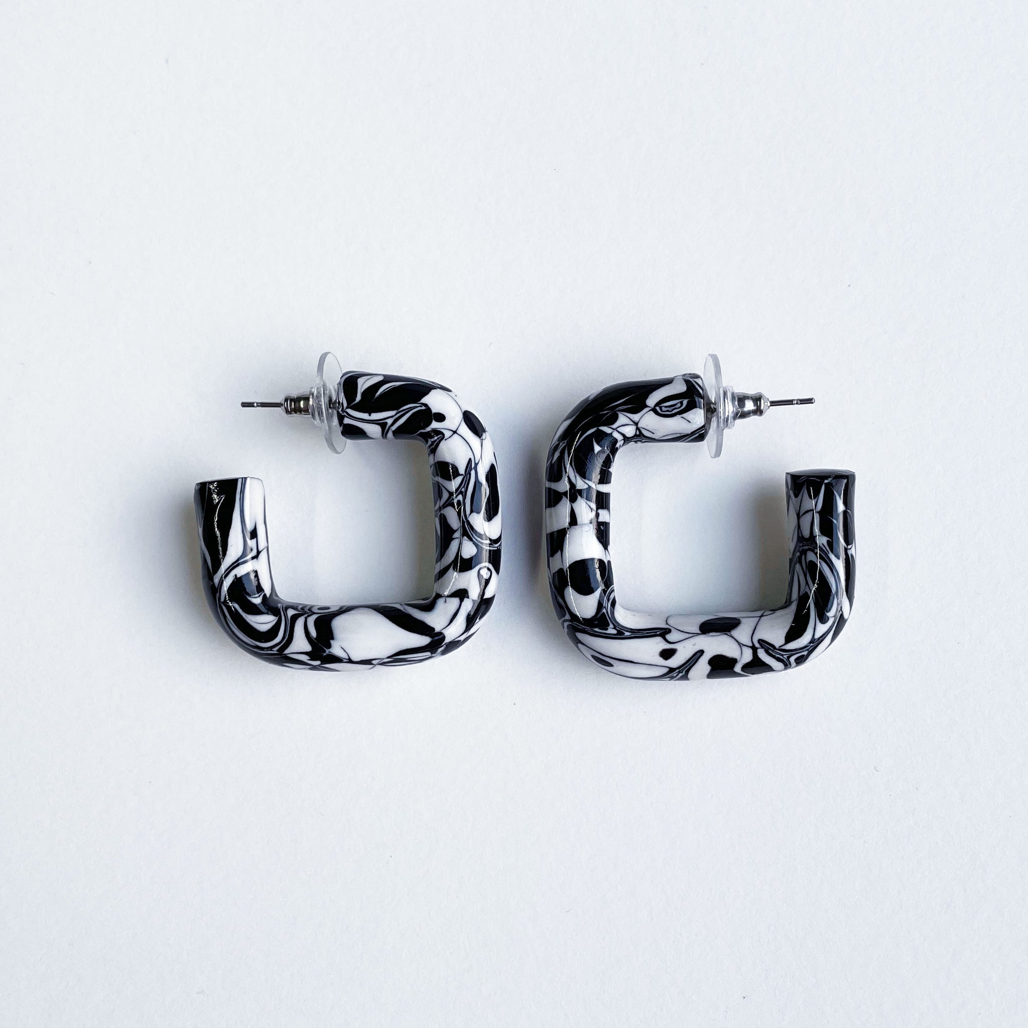 B&W Square Hoops